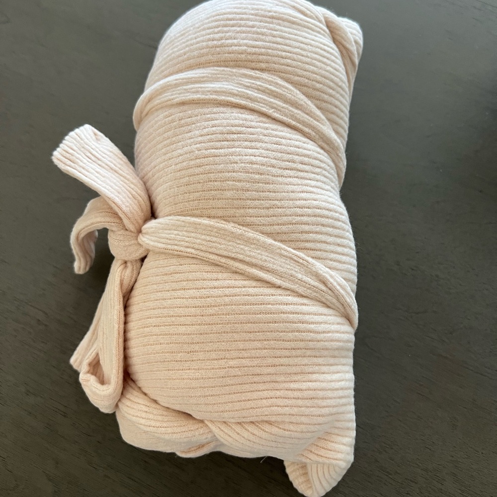 Nurtured 9 Cozy Ribbed Knit Maternity Robe - Picture 2 of 3